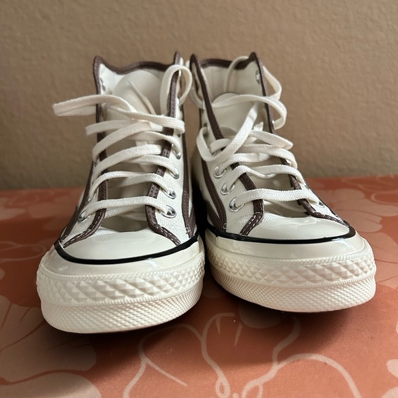 Converse Women's High-Top Sneakers - NWOT - Picture 4 of 7